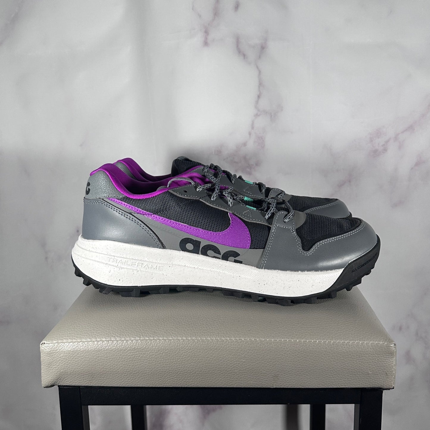 Nike ACG Lowcate Smoke Grey Vivid Purple