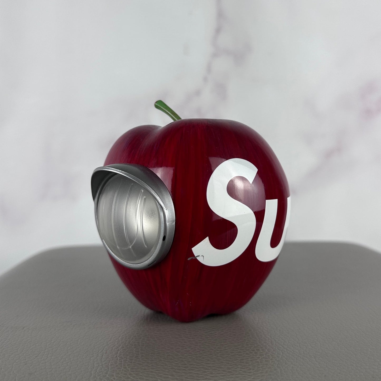 Undercover x Supreme F/W16 Gilapple Light