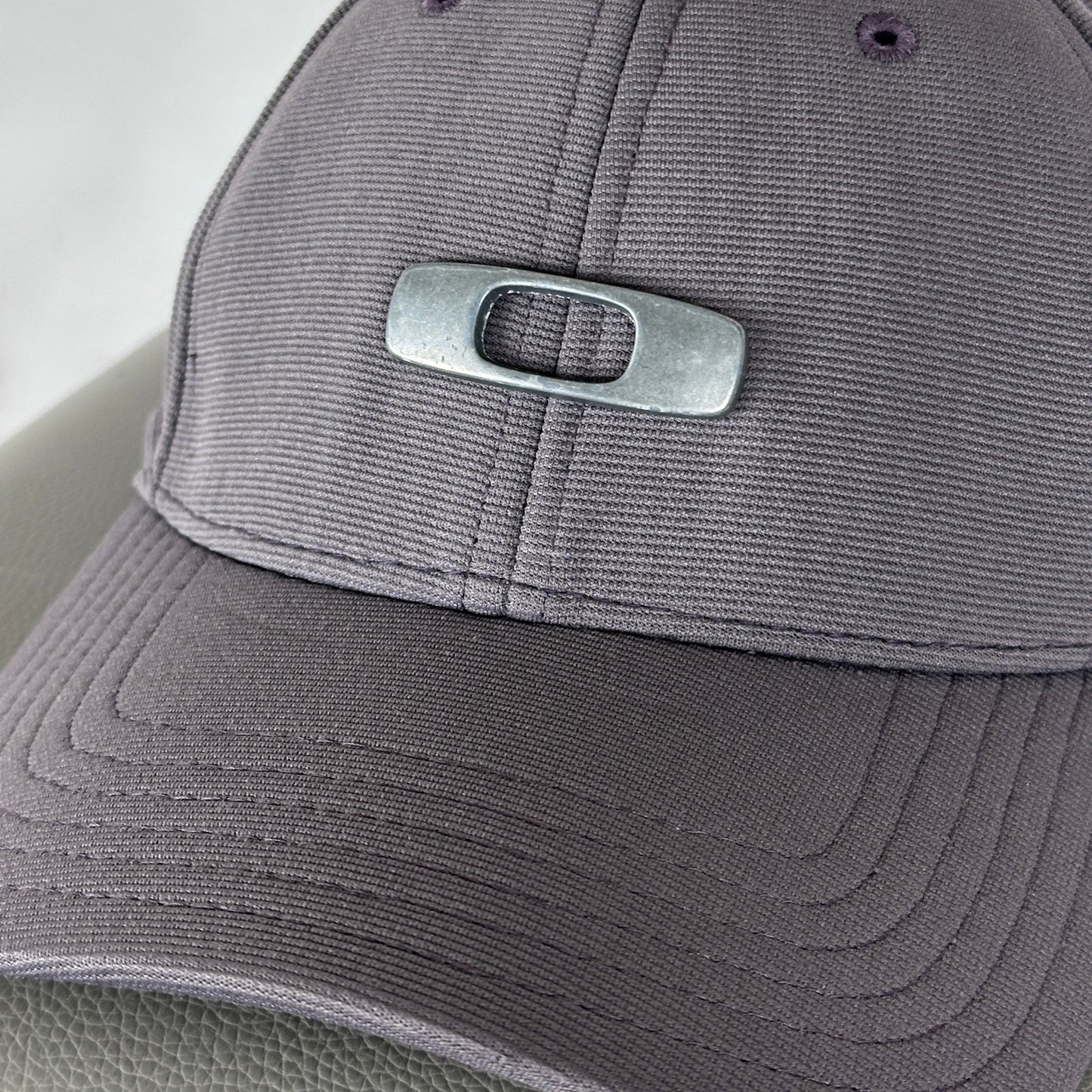 Oakley Metal 2.0 Gascan Cap Grey