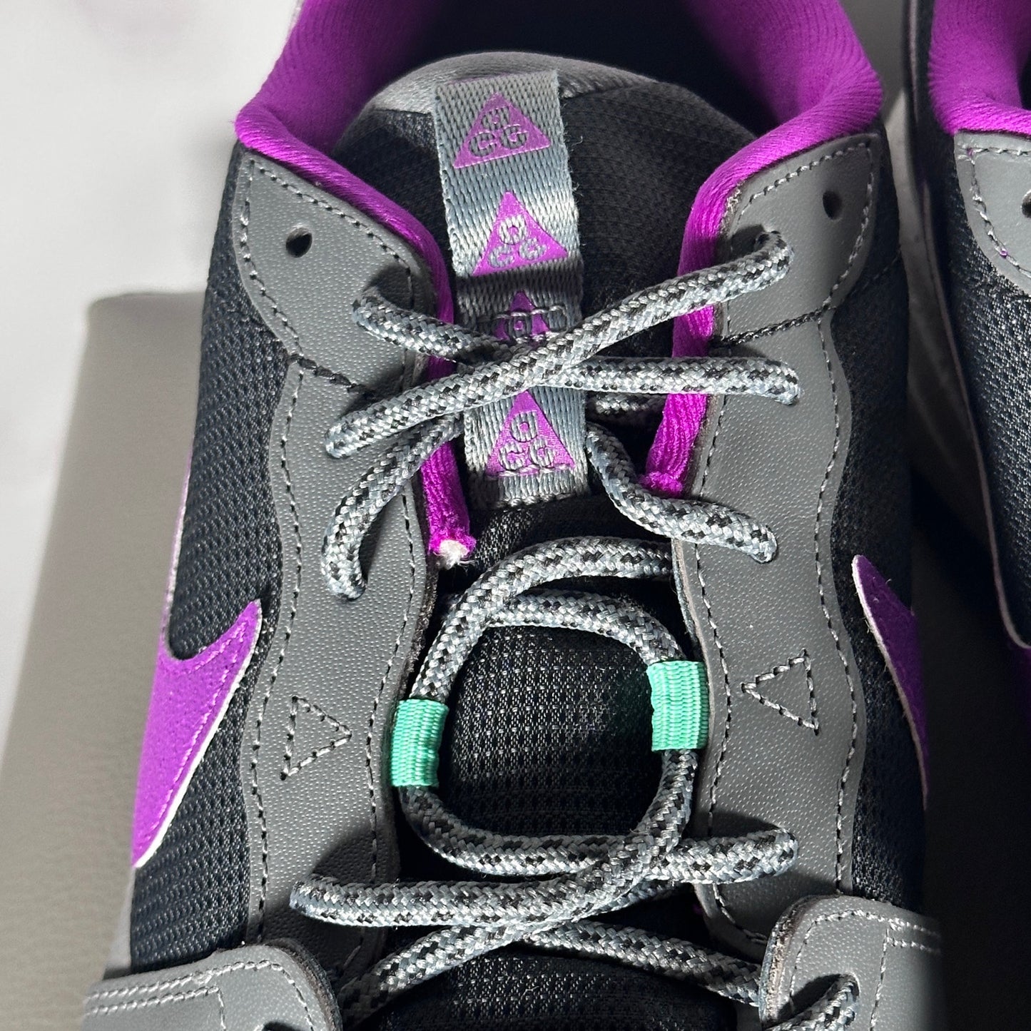Nike ACG Lowcate Smoke Grey Vivid Purple