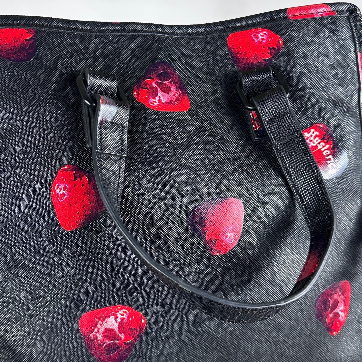 Hysteric Glamour Skullberry Purse