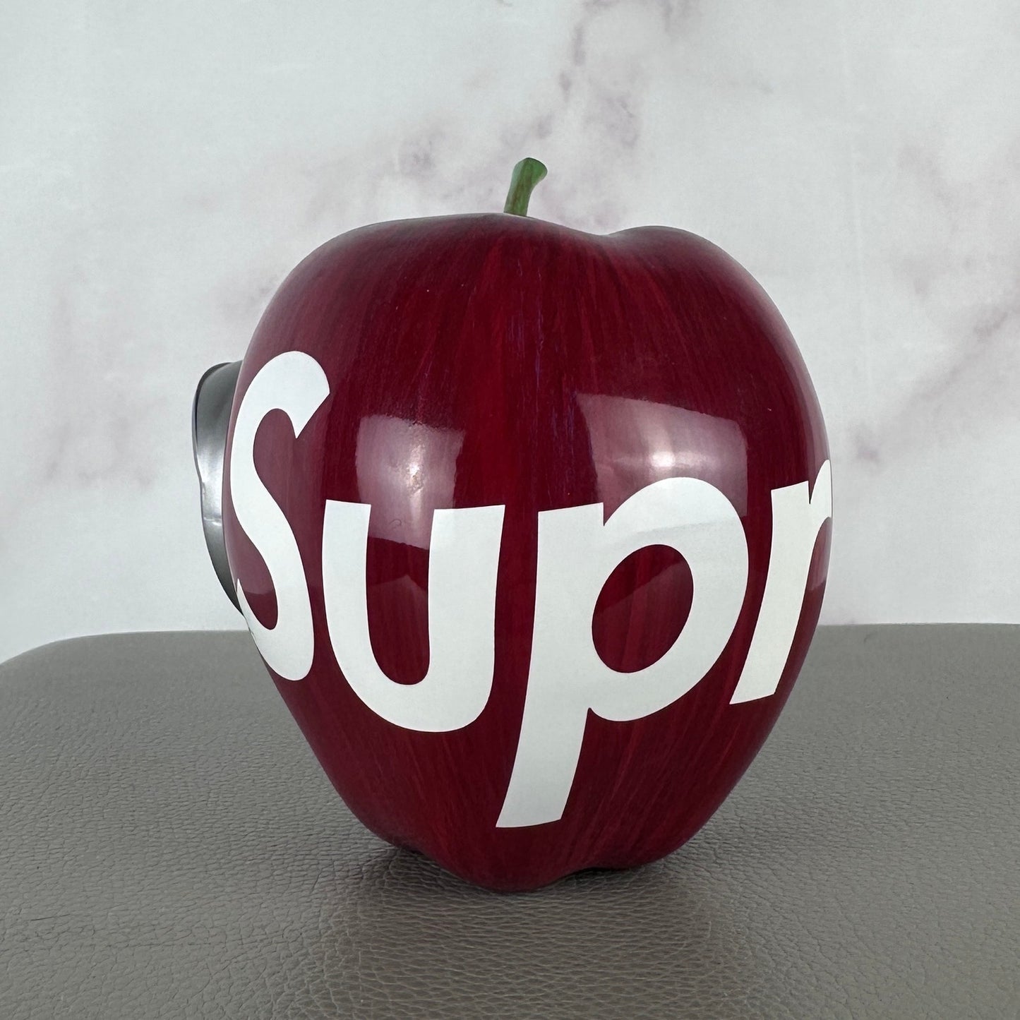 Undercover x Supreme F/W16 Gilapple Light